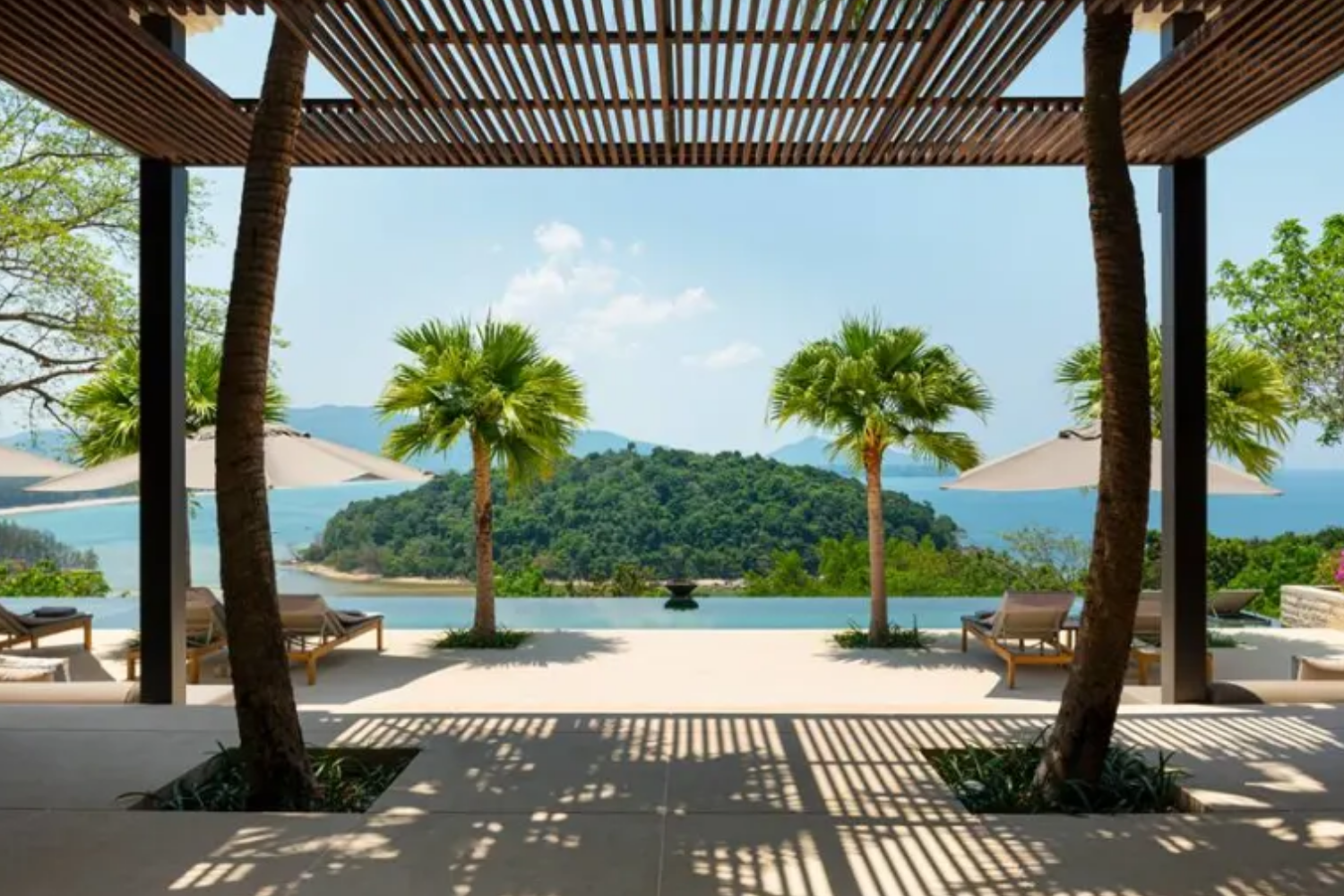 Anantara Hotels & Resorts hero banner